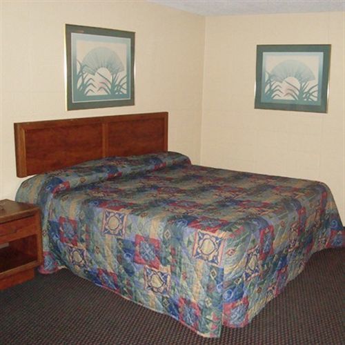 Best Budget Inn Springfield Room photo